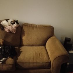 Loveseat Super Comfortable 