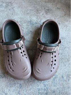 Crocs Echo Clogs M9W11
