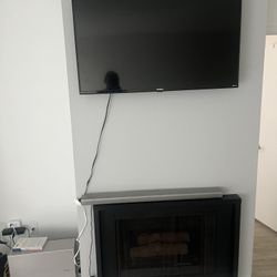 32inch Roku SmartTV