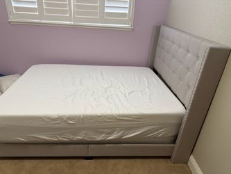 Upholstered Bed Frame with Tufted Headboard