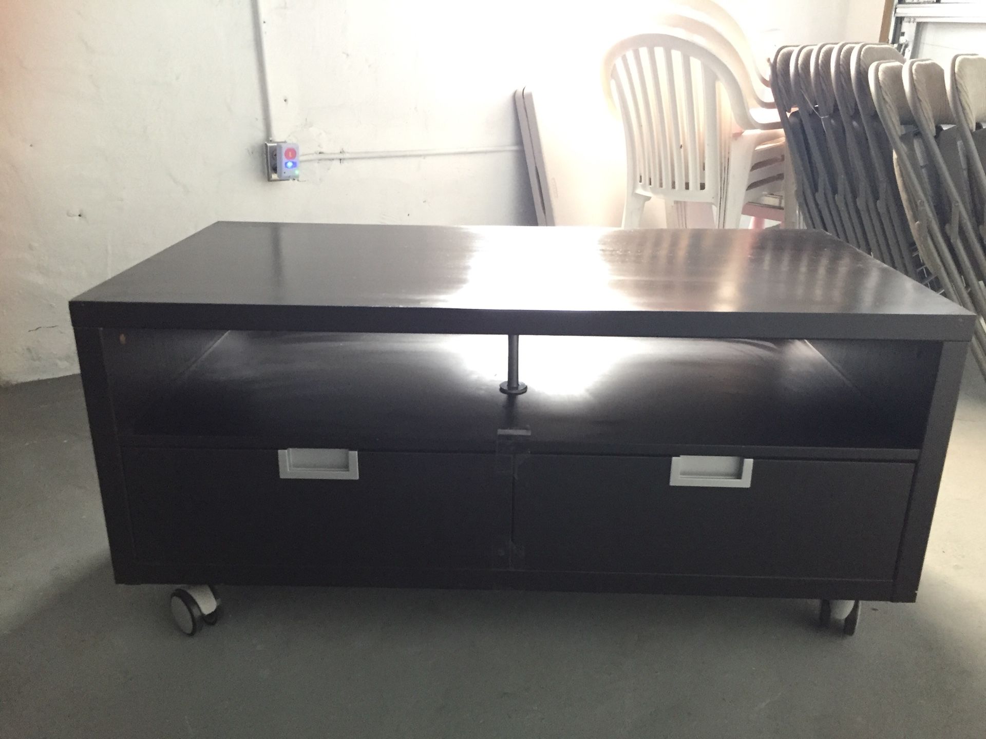 TV STAND WITH DRAWER