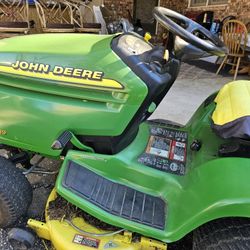 JOHN DEAR RIDING Lawn Mower