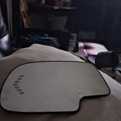Driver's side mirror With Heated And Turn Signal  For 2003 - 2007 Chevy GMC  OR  Cadillac