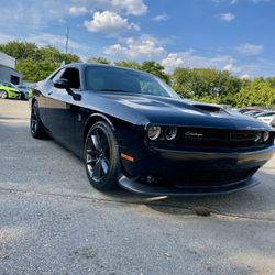 2019 Dodge Challenger R/T scat pack RWD (MANUAL