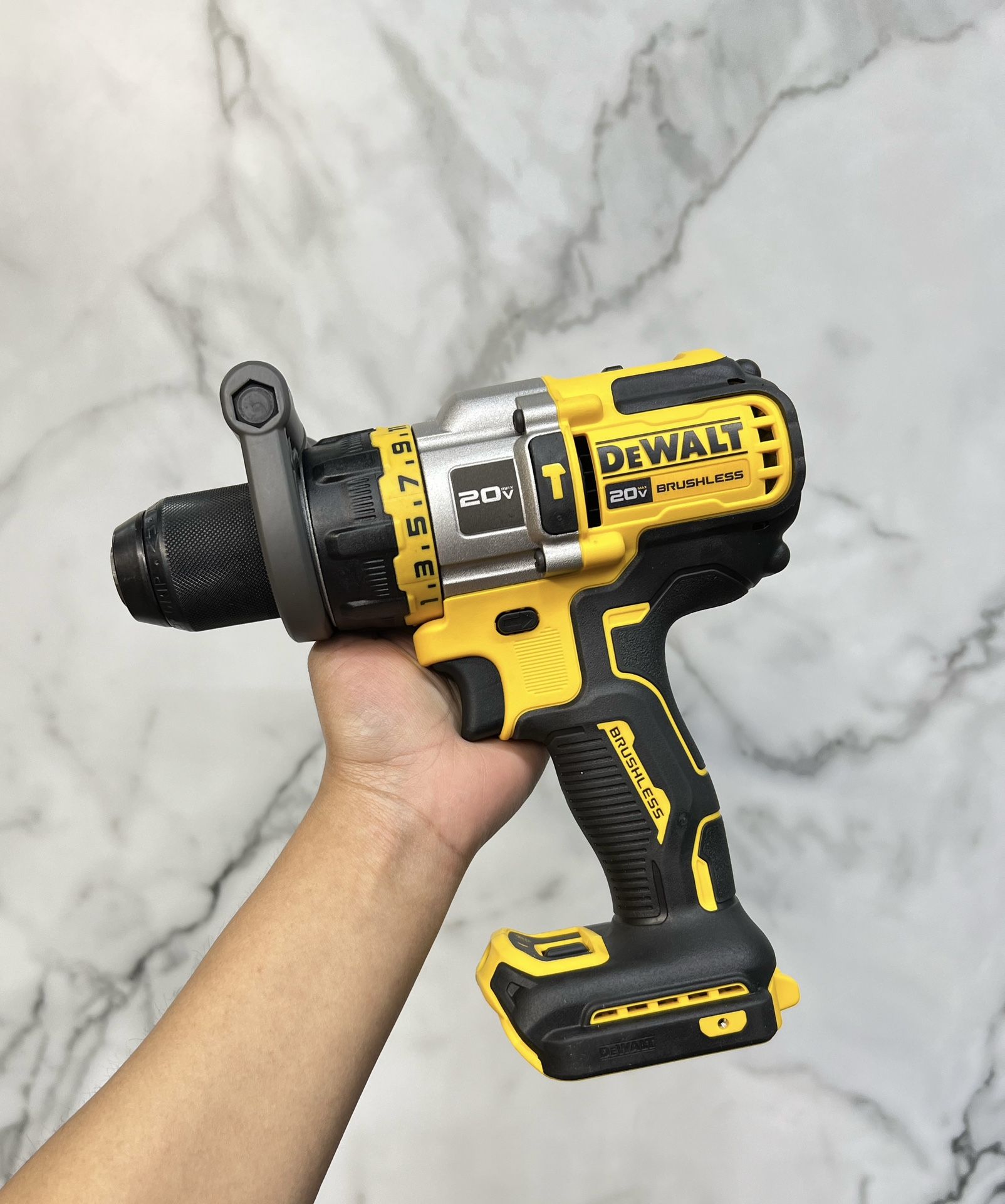 DEWALT DEWALT 20V Brushless 1/2 in. Hammer Drill/Driver with FLEXVOLT ADVANTAGE (Tool Only)
