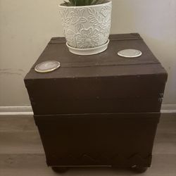 End Table / Small Trunk 