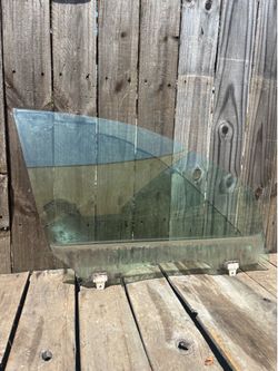2014-2016 Infiniti q70 L front passenger glass/window