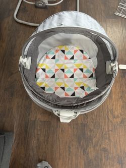 Fisher-Price Portable Bassinet On-The-Go Baby Dome
