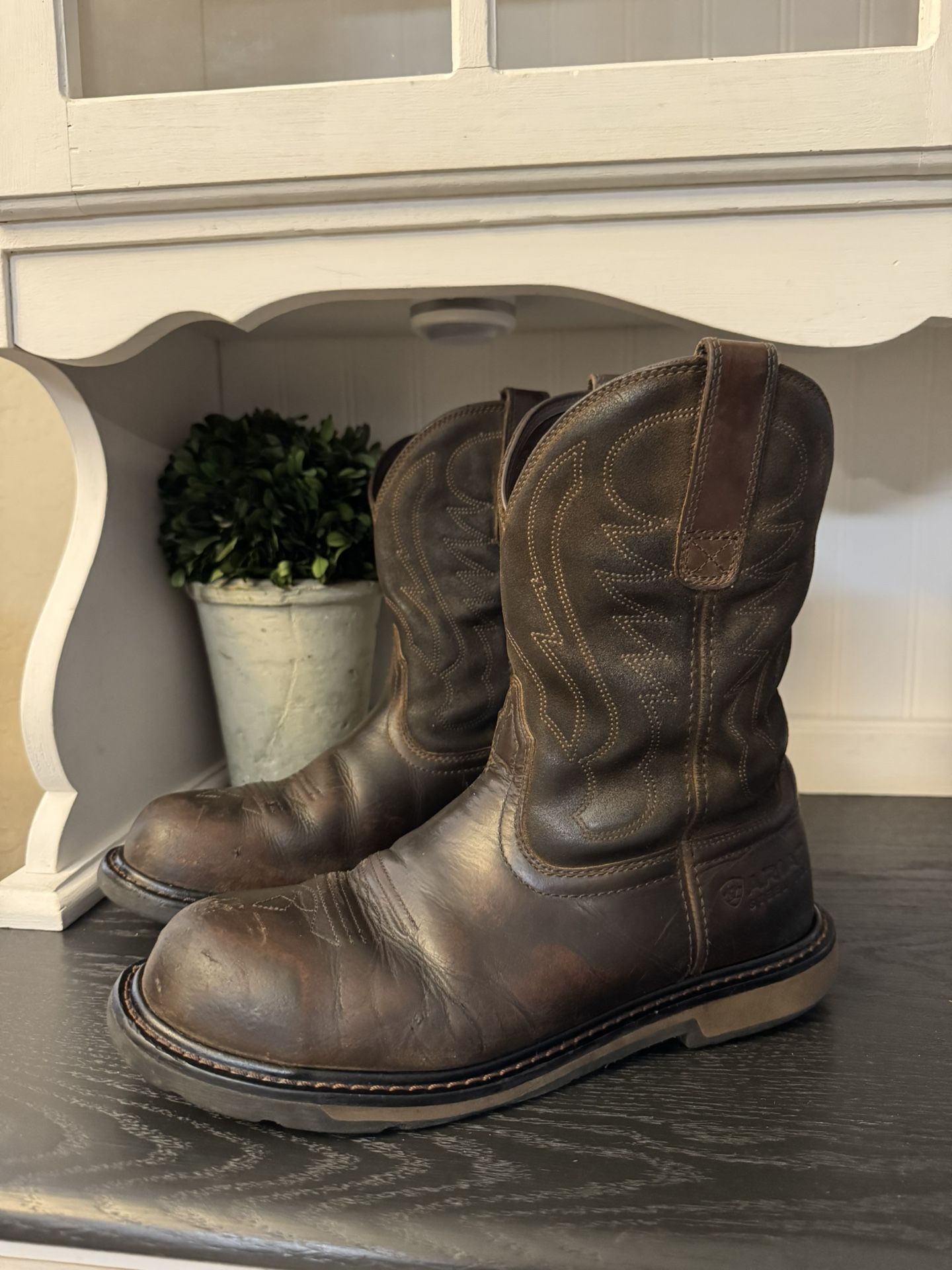 ARIAT Men's Groundbreaker Pull-on Steel Toe Oil Resistant Work Boots SZ US 7.5D