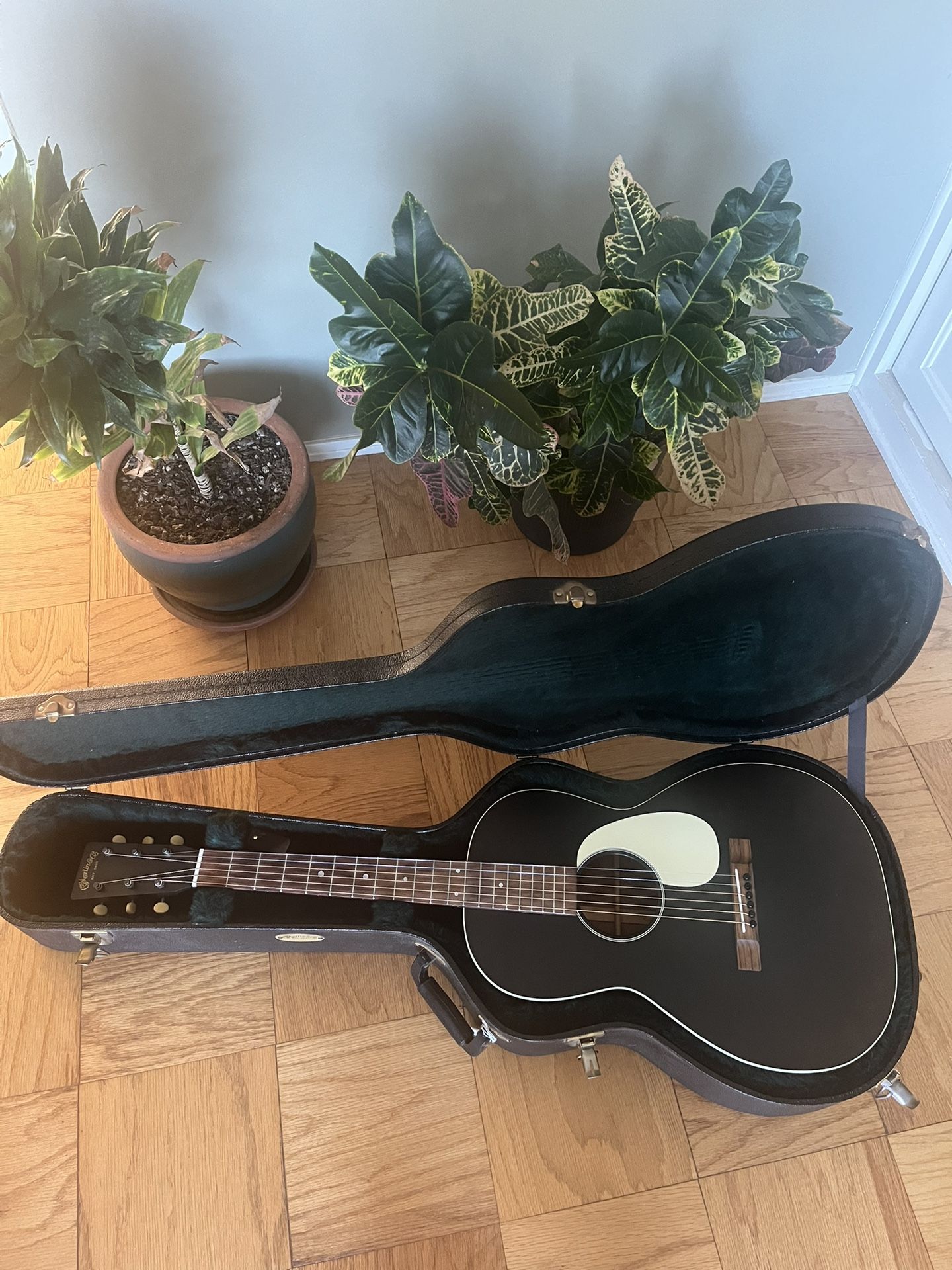 Martin 00-17S Parlor Guitar
