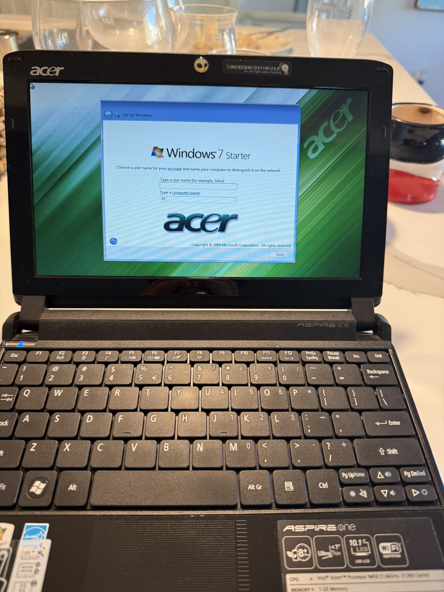 Acer Aspire One netbook 532h-2588 Windows 7 Starter Edition