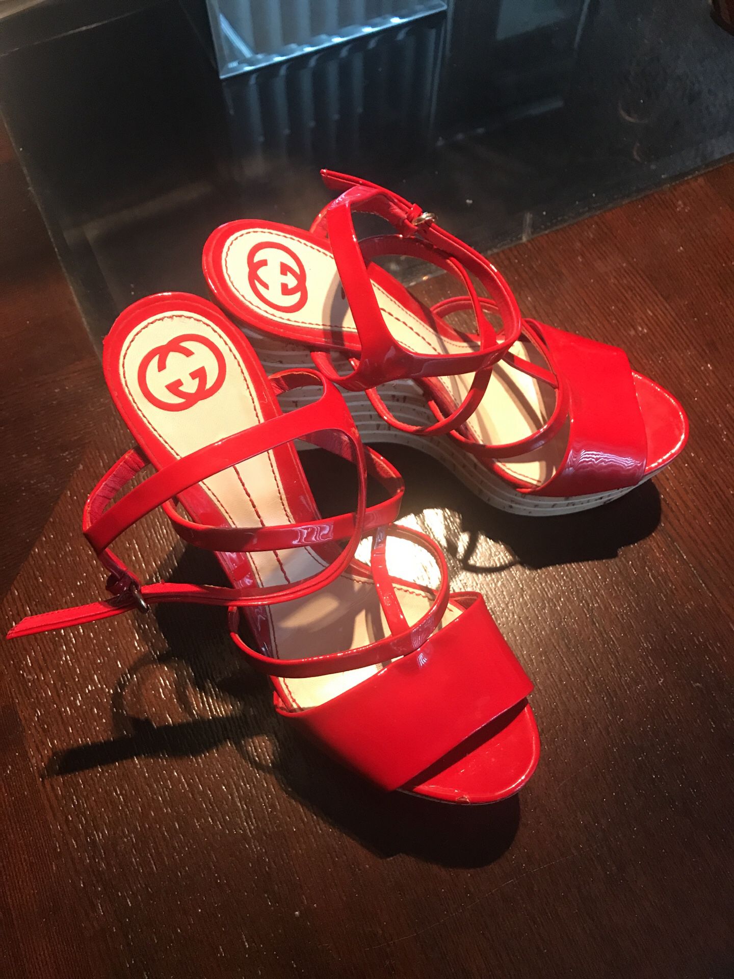 Gucci Eilin red platform cork sandals sz7.5