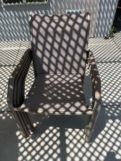 Free round table and chairs
