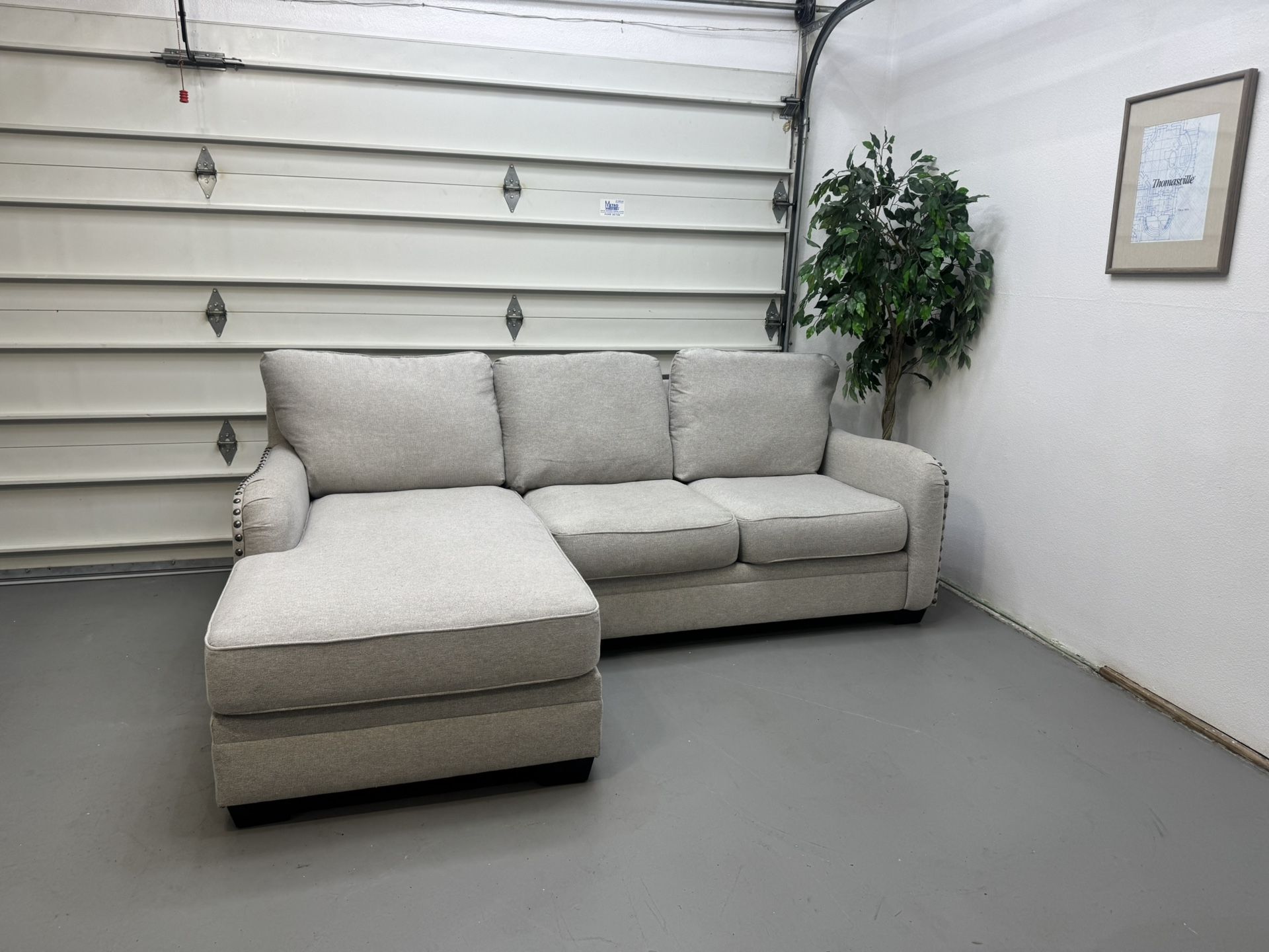 Sectional Sofa ( delivery Available)
