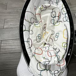 4 Moms Mamaroo