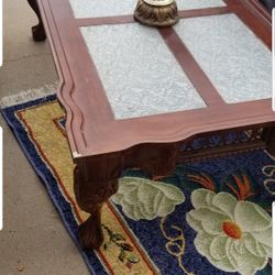 BEAUTIFUL VINTAGE CENTER TABLE GLASS, WOOD AND EAGLE LEGS