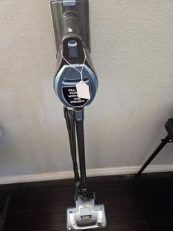 Shark Rocket vacuum with accesories