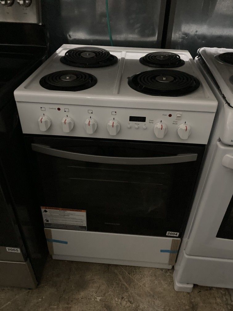 FRIGIDAIRE 24” ELECTRIC STOVE WITH COILS WHITE 500 for Sale in Miami