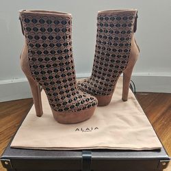 Alaia Ankle Boots