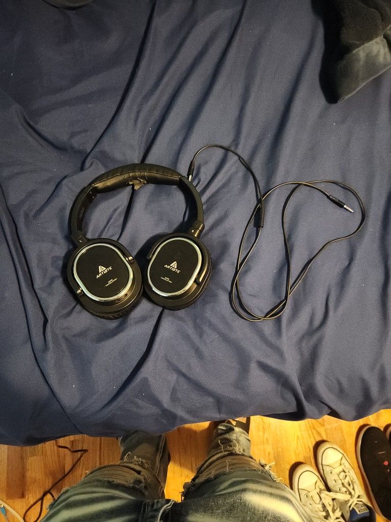 Noise Canceling Headphones