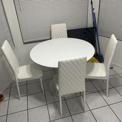 MMC Style Dining Set