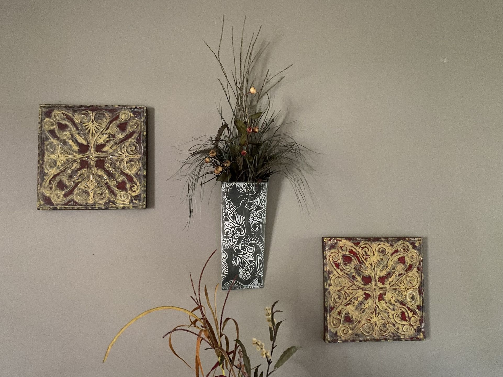 Picture And Wall Hanging 