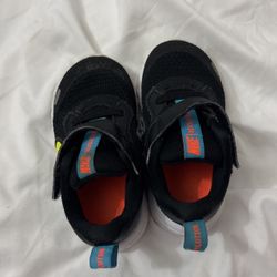 Toddlers Nike Size 5.c 