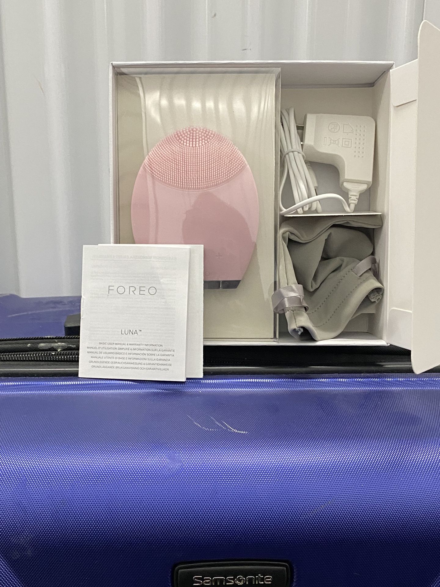 Foreo Luna Sensitive Skin Care 