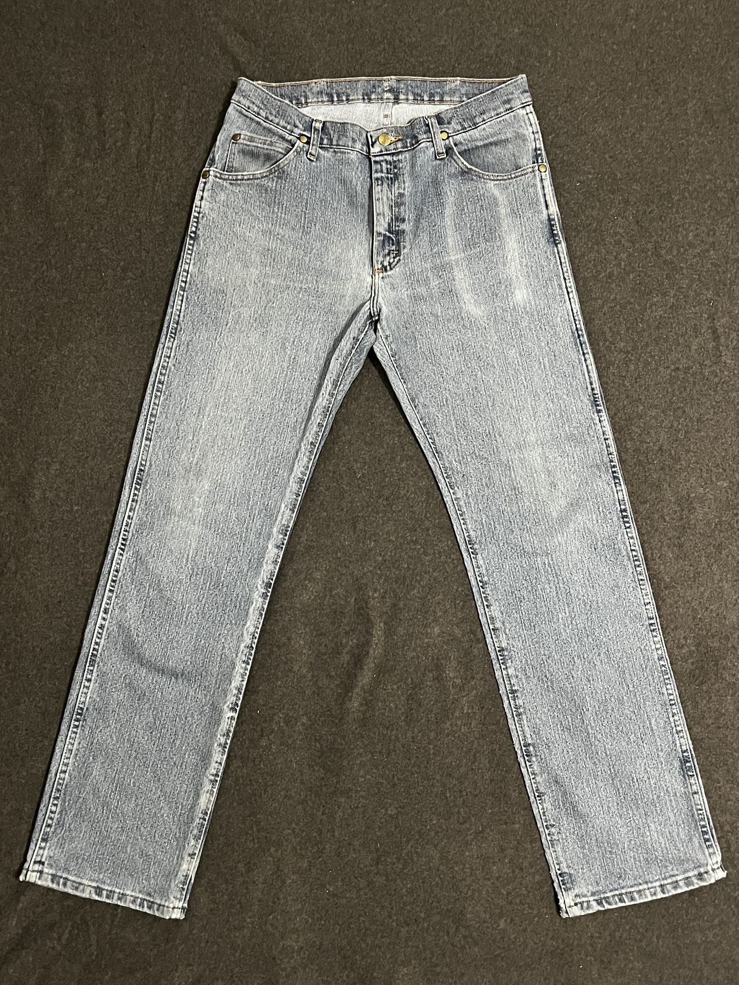 Light wash Wrangler straight leg jeans jeans