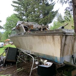 1968 Fiberform Boat