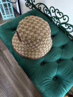 Bucket hat