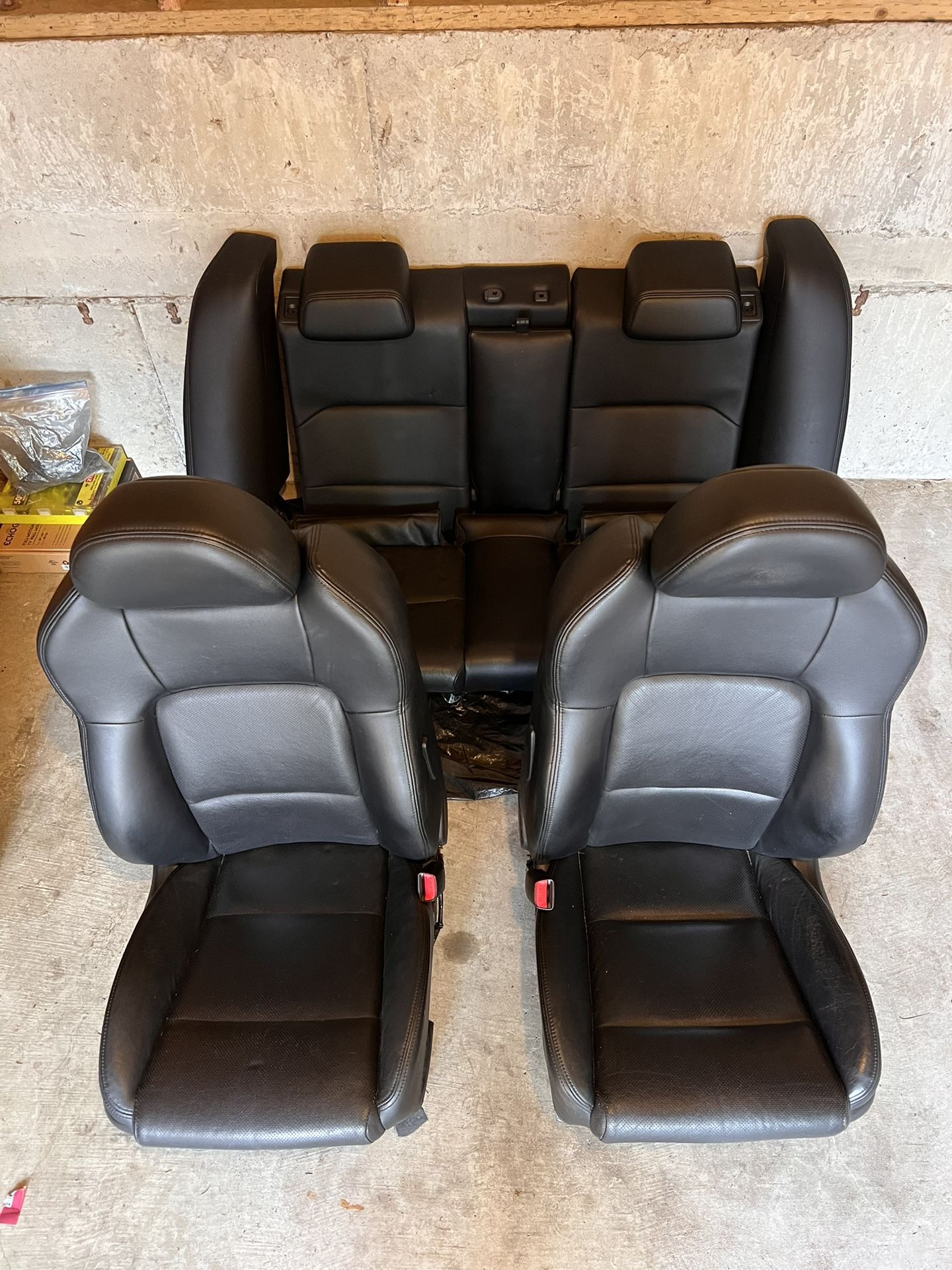 2009 Subaru Legacy Seat Set