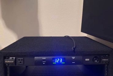 Furman P-1800 AR 15A Prestige Voltage Regulator / Power Conditioner