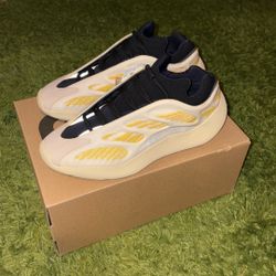 Adidas Yeezy 700 V3 ‘Safflower’ Sneakers