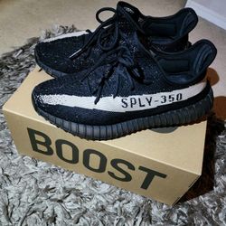 Yeezy 350 V2 Oreo Size 10.5 