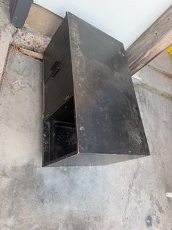 Cat litter box