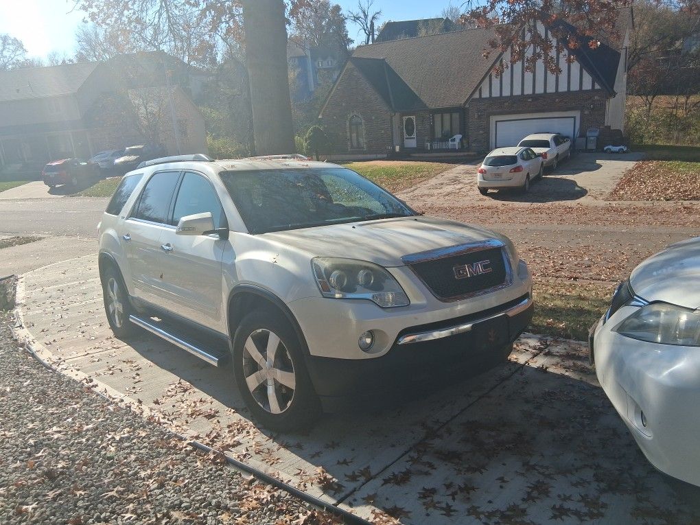 2011 GMC Acadia
