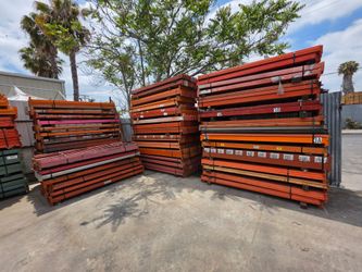 PALLET RACKS