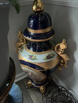 Beautiful, Ceramic huge, ceramic vase with top