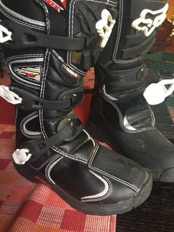 Snow boots size 4
