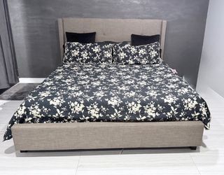 California King Bed Frame w/ Storage Drawers – Great Condition!