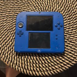 Nintendo 2ds With Donkey Kong Country 3d