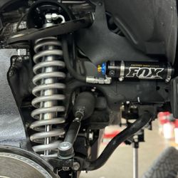 FOX COILOVER SHOCKS WITH ADJUSTERS RACE SERIES 🔥FRONT AND REAR 4000$ PAYMENT PLANS AVAILABLE