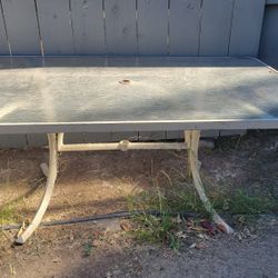 TABLE GLASS AND METAL 