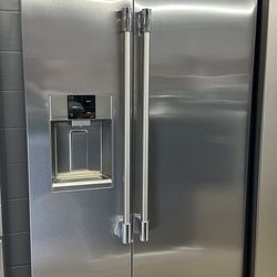 Frigidaire Side By Side 