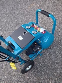 Makita MAC 5.2 Pumatic Air Compressor( Unused) pick up fremont sea. No low ball offers please. No trades. Many other tools for sale