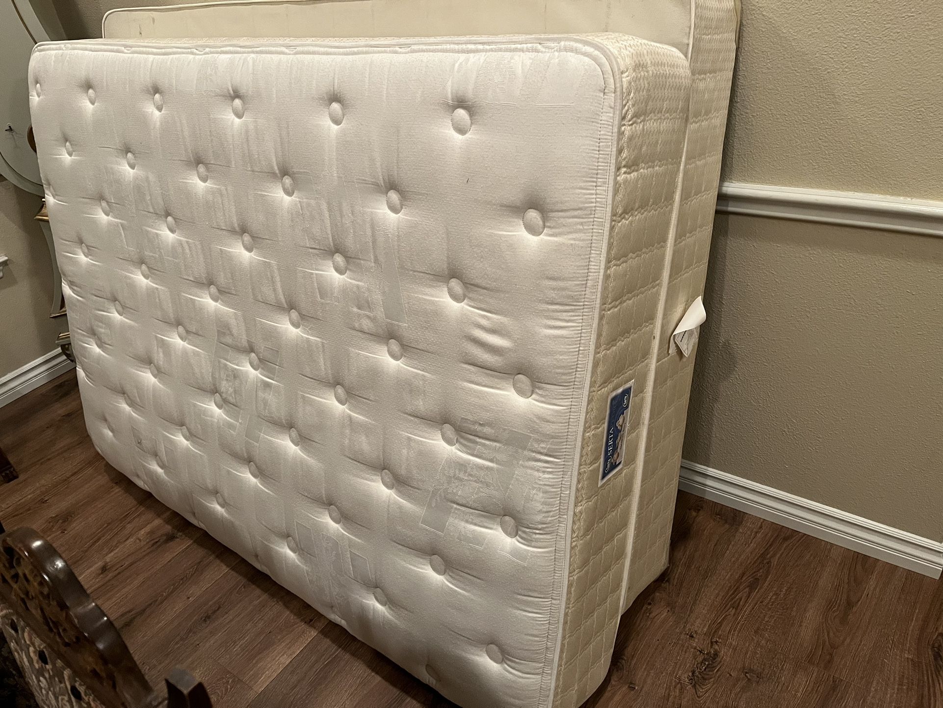 Full Mattress & Boxspring Set for Sale in Universal City, TX OfferUp
