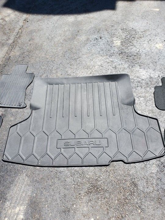 2017 Subaru Impreza floor mats
