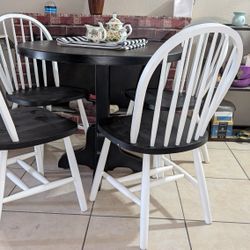 Dinning Table And 4 Chairs