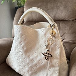 Louis Vuitton artsy mm